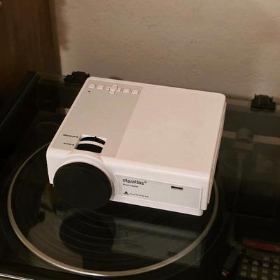 Sale Photo Thumbnail #132: Staratlas smart projector