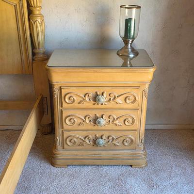 Sale Photo Thumbnail #120: Gorgeous Bernhardt nightstand