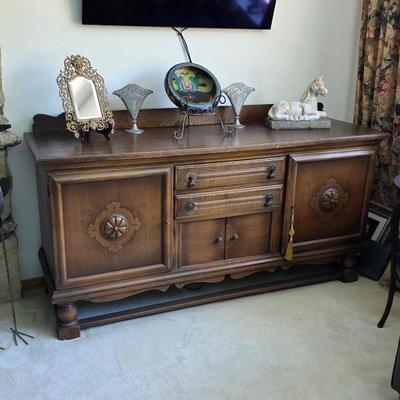 Vintage sideboard buffet