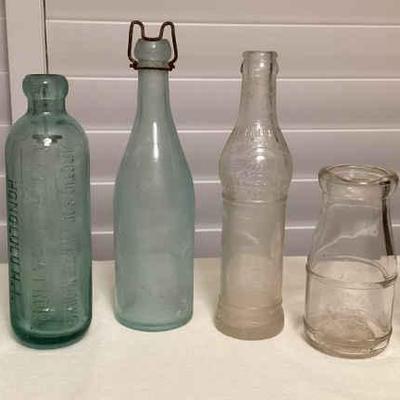 MMM009 Vintage Hawaiian Glass Bottles