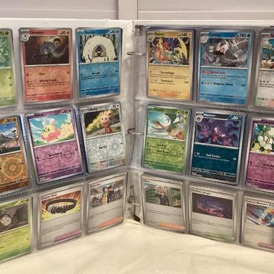 MMM072 Binder Full Of Over 700 Pokémon Trading Cards (C)