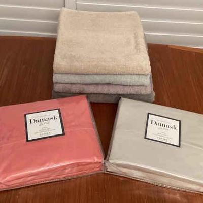MMM056 Two Twin Sized Charter Club Damask Sheet Sets (New) & Four Bath Towels