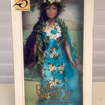 MMM106 Barbie Collector Dolls Of The World Princess Of The Pacific Islands New