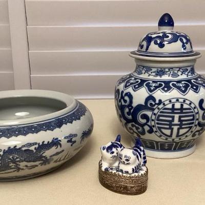 MMM168 Blue & White Ceramic Asian Inspired Ginger Jars, Trinket Box & Planter