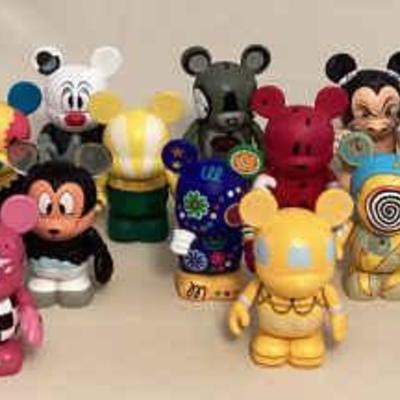MMM032 Twenty-Three Collectible Disney Vinylmation 3” Figures & More!