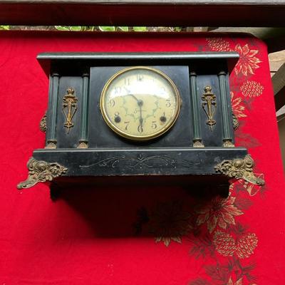 Vintage Sessions Clock (no key)