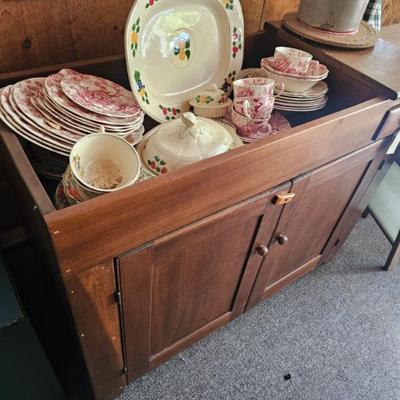 China, Wood Hutch/Server