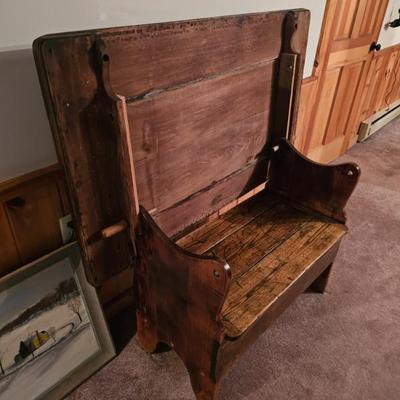 Hutch Tilt Table with Seat Box