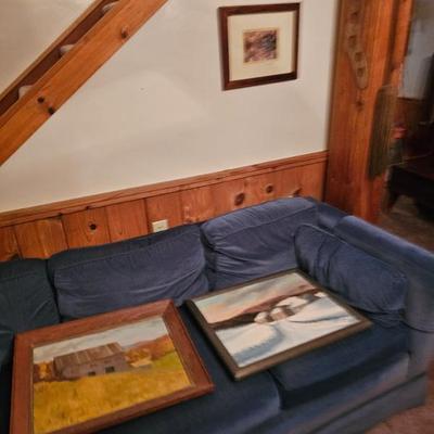 Blue Love Seat, Hanging pictures
