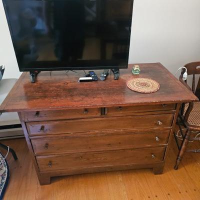 TV, Wooden Dresser