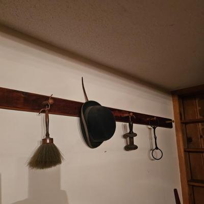 Hat, Brush