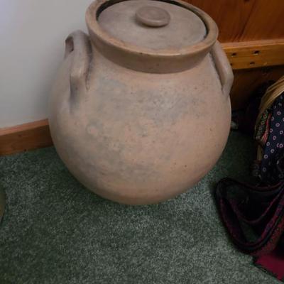 Stoneware Kettle with Lid