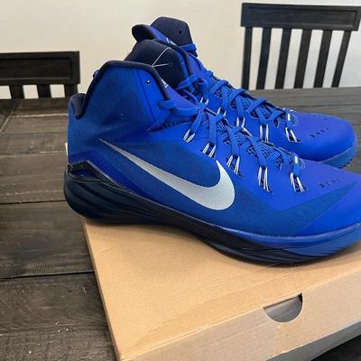 Nike Hyperdunk Dirk Nowitzki Size 16 basketball shoes