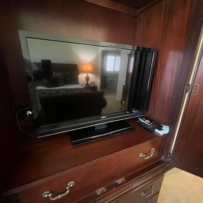 Sale Photo Thumbnail #30: Vizio TV
