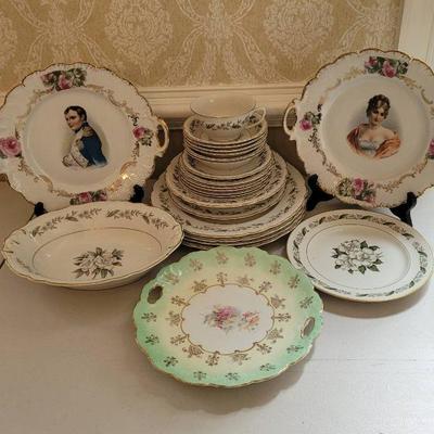 Royal Jackson 22-pc & Three Decorative Plates