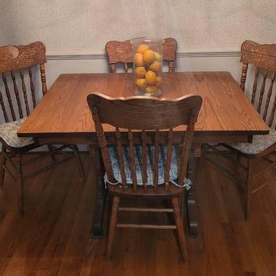 Seely Kitchen Table & Chairs