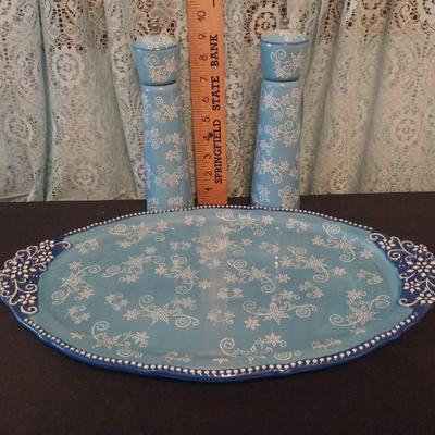 Ls1233 temptation blue and white snow flake tray and grinders