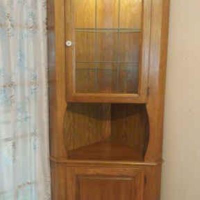 Ls1231 lit corner cabinet