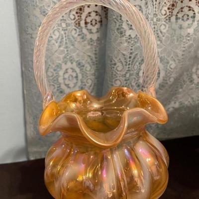 Ls1202 fenton butterscotch iridescent bridal basket