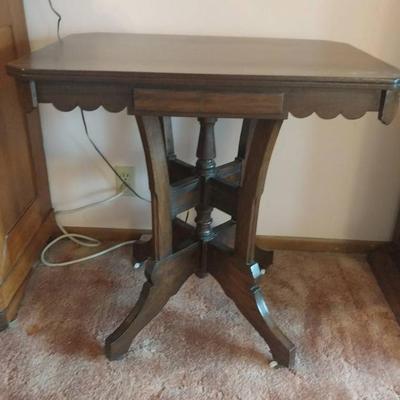 Ls1241 eastlake style table