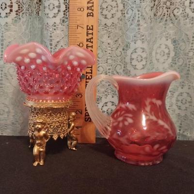 Ls1239 white and cranberry pitcher and cupid hobnail