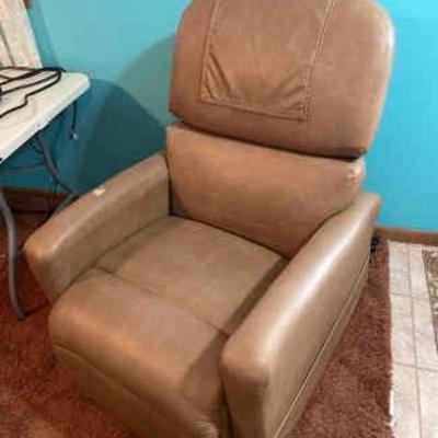 LS1302_Golden Technologies Medium MaxiComfort Lift Recliner (Model PR120_MED_DST_USA)