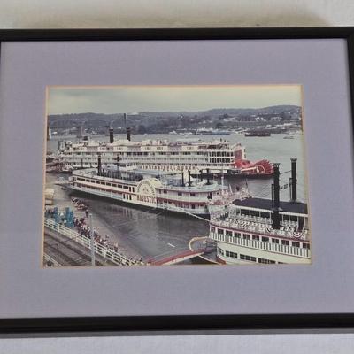 Vintage Steamboat “Majestic” On The Ohio River