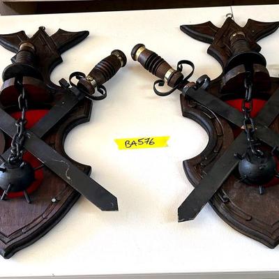 BA576 Vintage Medieval Sword & Mace Wall Decor