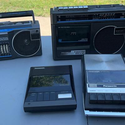 BA559 Radios, Tape Recorder and Answering System