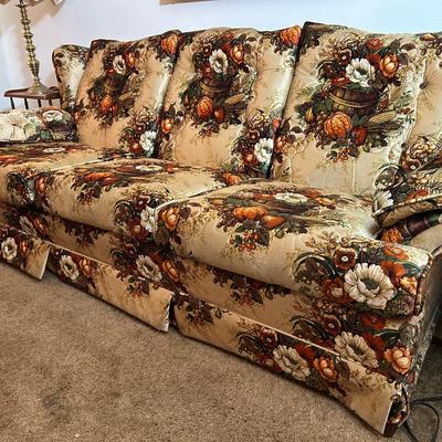 BA406 Fall Floral Couch