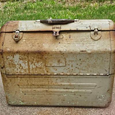 BA538 Toolbox filled with a variety of tools 