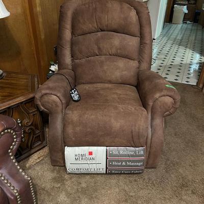 BA402 Comfort Lift Chair: Recline, Heat & Massage!!!