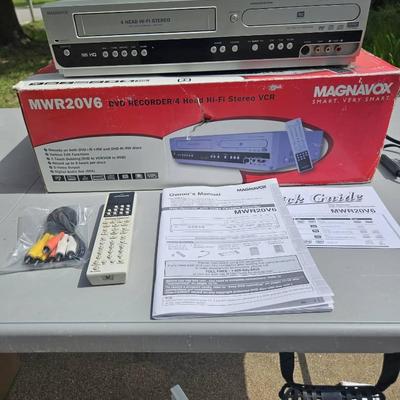 BA521 Magnavox MWR20V6 DVD VCR Recorder Combo

