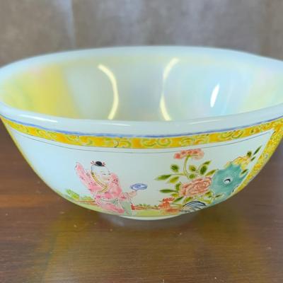Vintage Chinese Famille Rose Colofully Painted Glass Bowl