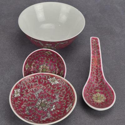 Chinese Famille Rose Mun Shou Porcelain Bowl Place Setting