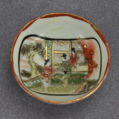 Small Vintage Japanese Porcelain Dish
