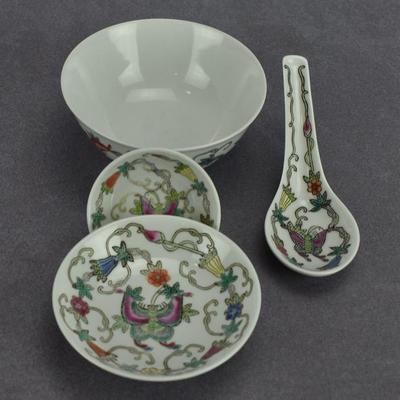 Chinese Famille Rose Mun Shou Butterfly Porcelain Bowl Place Setting