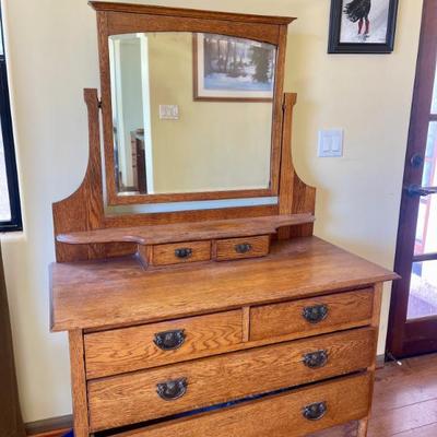 Dresser 