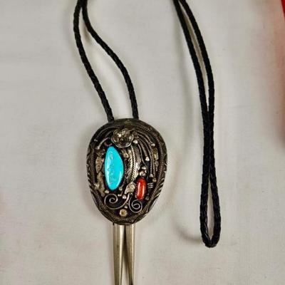 Bolo tie 