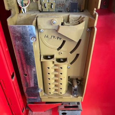 Insode coke machine 