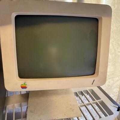 Old Apple monitor