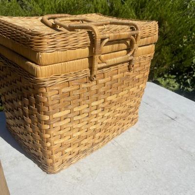 Picnic baskets 
