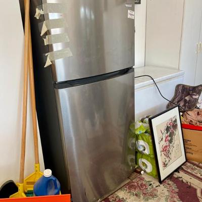 Sale Photo Thumbnail #93: Fridge 