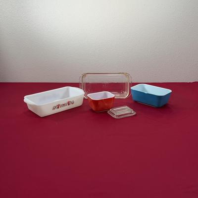 Vintage Pyrex, Fire King & Hamilton Beach Mixer