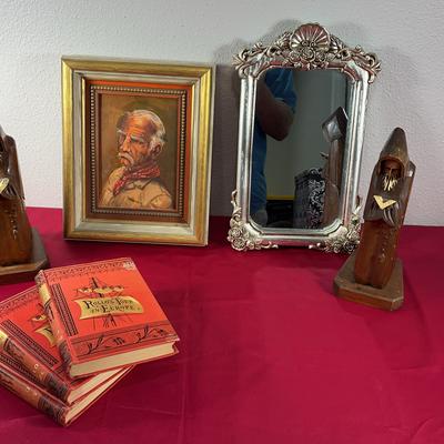 Decorative Figurines Books and Frames 