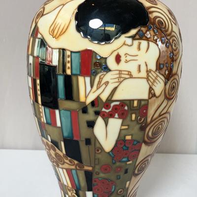 Benaya Ceramic Vase