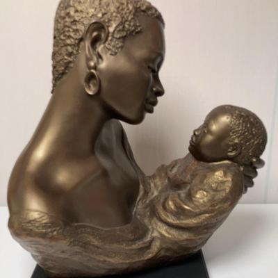 Austin Sculpture, "Treasured Moment" by Ecila