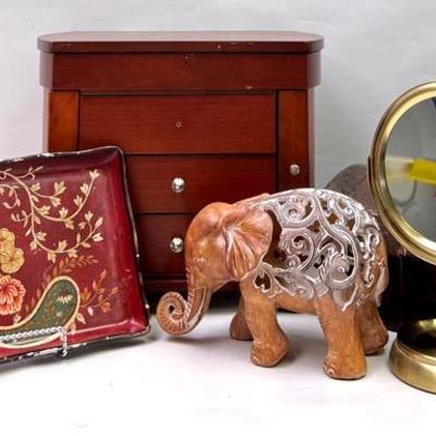 “Kohl’s” Wooden Jewelry Box & Decor