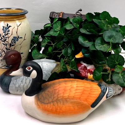 1984 Canadian Goose & Decor