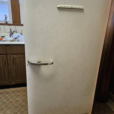 GE Space Maler Refrigerator
